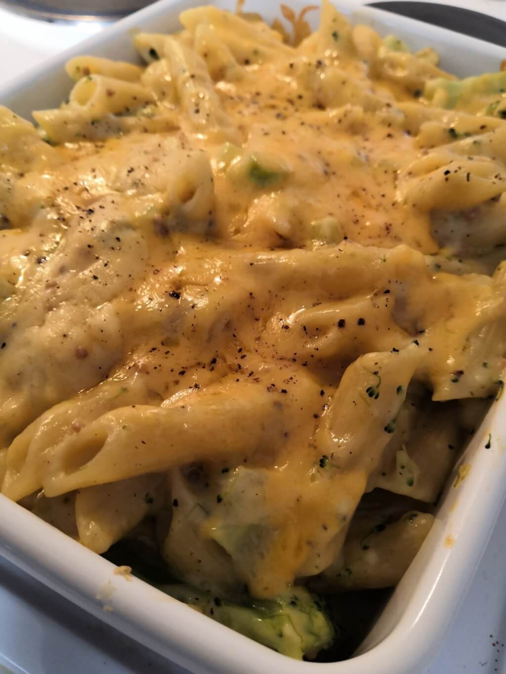 Delicious cheesy broccoli pasta bake Lindyrecipe