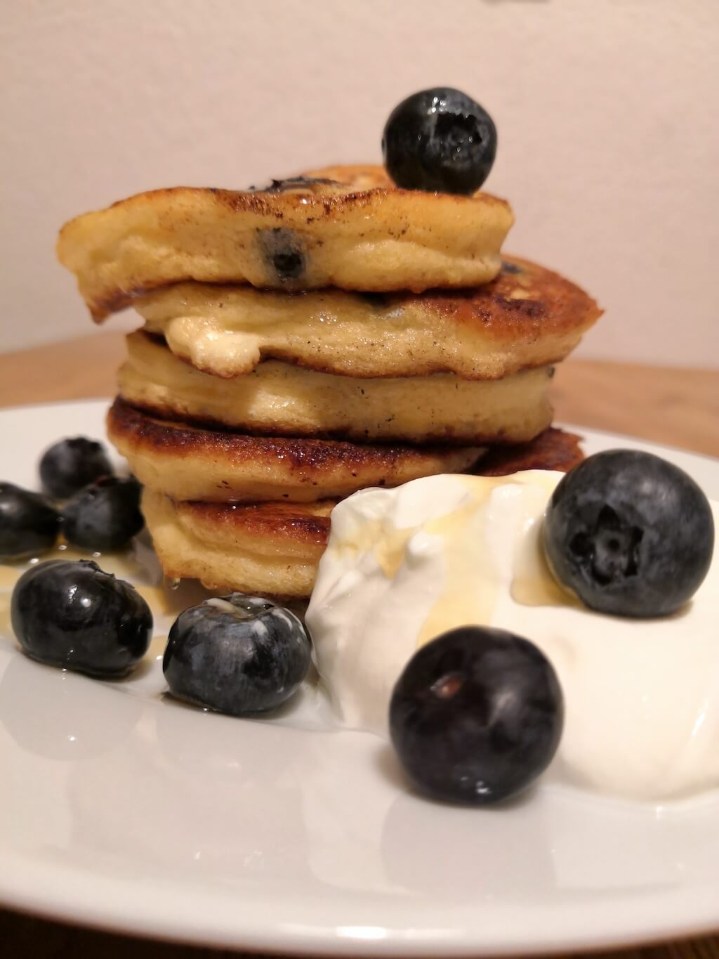 Fluffy blueberry and ricotta pancakes – Lindyrecipe